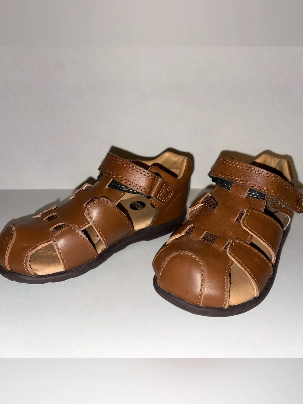 Stride Rite Tan Brown Kids Closed-Toe Fisherman Sandals